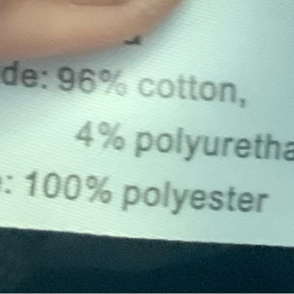 New Crossbody Quilted Purse w/ Multiple Zippered Pockets, adjustable strap - Picture 7 of 7